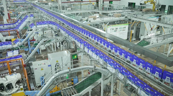 小滿不自滿！探訪“蜘蛛俠”所在的蒙牛保定工廠